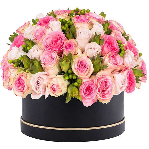 Expression roses with hypericum green